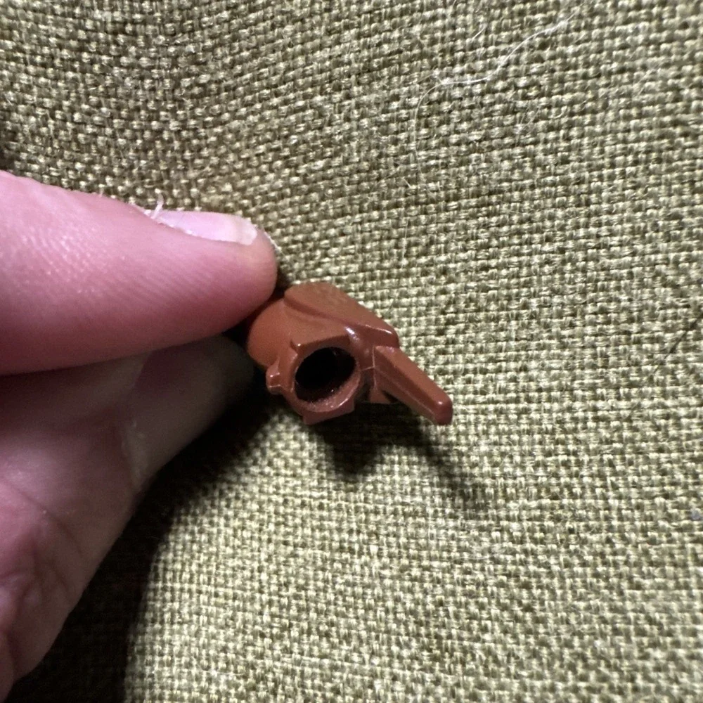 LEGO Brown Bird, Parrot First Version with Small Beak - 6091, 6098 King Leo